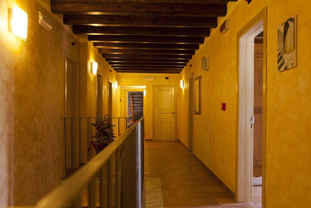 Agriturismo Creta Rossa Torre di Ruggiero Екстериор снимка