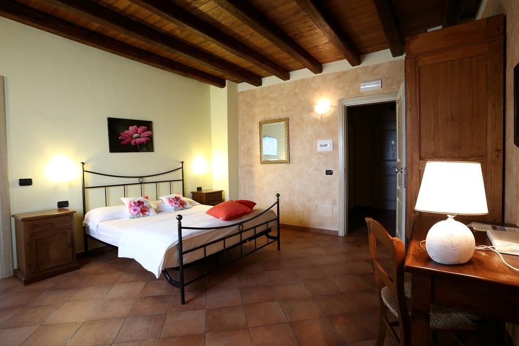 Agriturismo Creta Rossa Torre di Ruggiero Екстериор снимка