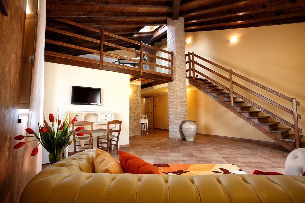 Agriturismo Creta Rossa Torre di Ruggiero Екстериор снимка